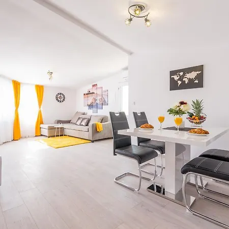 Nia Apartment *